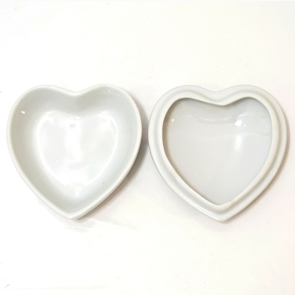 Strawberry Shortcake Ceramic Heart-Shaped Trinket Box - Picture 5 of 12